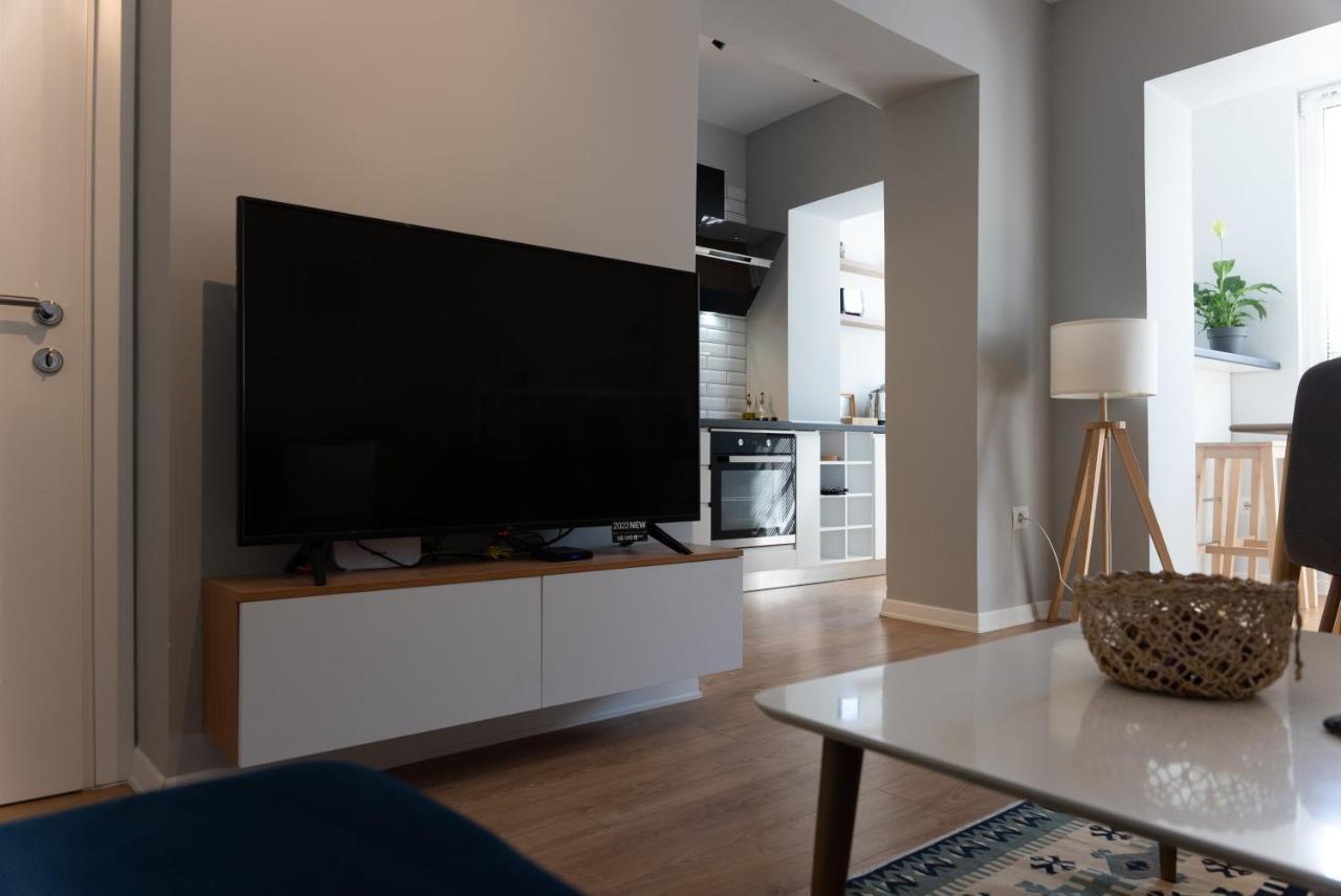 City Center Apartment Тирана Екстер'єр фото